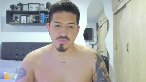 Snapshot of aronwilliams69 chatting on October 18, 2:05 am ARON  Independent model  online show from October 18, 2:05 am