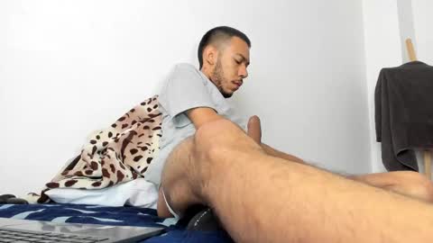 Snapshot of aronxx_ chatting on September 16, 1:02 pm BLACK FRIDAY 55 OFF ON MY ONLYFANS. online show from September 16, 1:02 pm