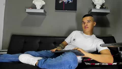 AROON HOT online show from February 2, 12:01 pm