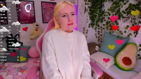 art_lovee_ online show from February 20, 2:33 am