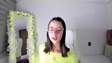 Snapshot of artbelia chatting on February 16, 1:58 am Lia Rose online show from February 16, 1:58 am