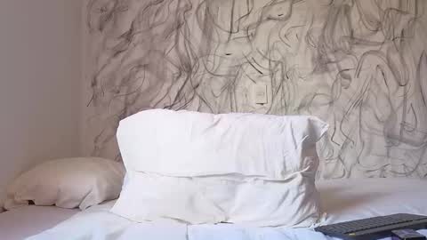   online show from December 5, 11:30 am