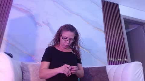 Snapshot of artemiza_love_ chatting on October 1, 12:15 pm artemiza online show from October 1, 12:15 pm