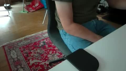 Snapshot of artesian99 chatting on October 26, 9:32 am artesian99 online show from October 26, 9:32 am