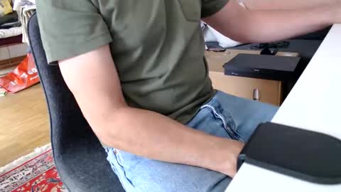 Snapshot of artesian99 chatting on September 13, 12:40 pm artesian99 online show from September 13, 12:40 pm