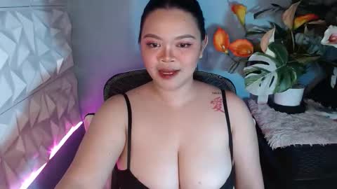 Snapshot of arthemist11 chatting on October 15, 8:48 am monica online show from October 15, 8:48 am