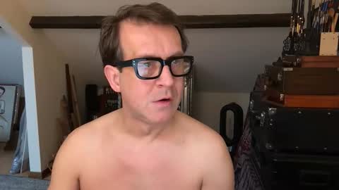 artisterotic online show from February 19, 9:52 am