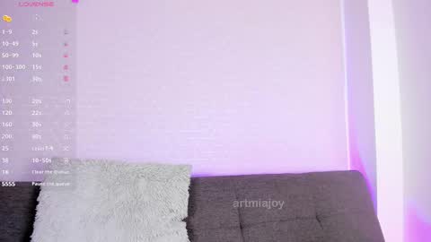 MIA OF artmiajoy online show from November 22, 5:11 pm