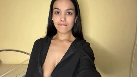 Amina online show from February 21, 6:33 pm