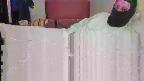 Snooperas online show from April 10, 2:39 am