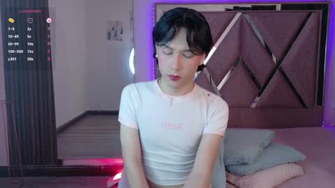Ash Femboy online show from November 21, 8:07 pm