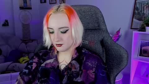 AshleyAshe  online show from February 8, 11:45 pm