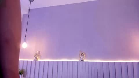 I am Ashley online show from October 18, 6:56 pm