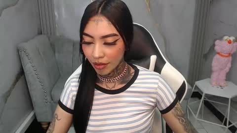 ashley_blum_v online show from November 19, 8:29 pm