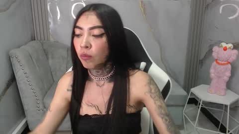 Snapshot of ashley_blum_v chatting on October 13, 8:00 pm ashley_blum_v online show from October 13, 8:00 pm