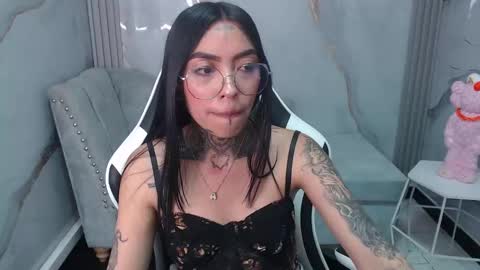 Snapshot of ashley_blum_v chatting on September 18, 9:08 pm ashley_blum_v online show from September 18, 9:08 pm