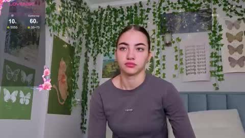 Ashle online show from December 2, 4:11 am