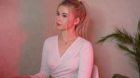 Snapshot of ashleyniko chatting on October 12, 5:15 pm AshleyNiko online show from October 12, 5:15 pm
