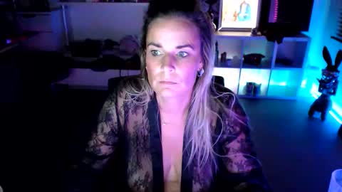 ashleyrosesweet online show from October 20, 9:09 pm