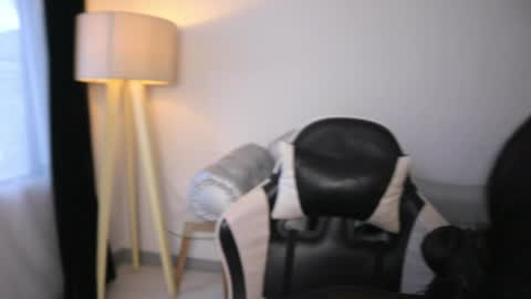 Ashley Lauren online show from April 8, 8:34 pm