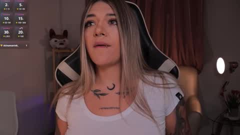 Ashley Lauren online show from October 14, 4:15 am