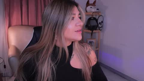 Ashley Lauren online show from October 23, 4:14 am