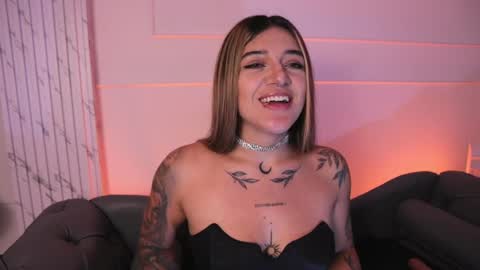 Ashley Lauren online show from February 15, 2:22 pm