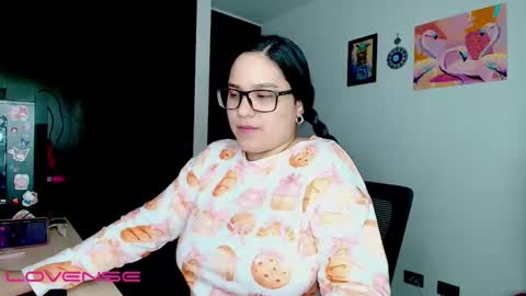 ashliecooperr online show from October 17, 6:06 am