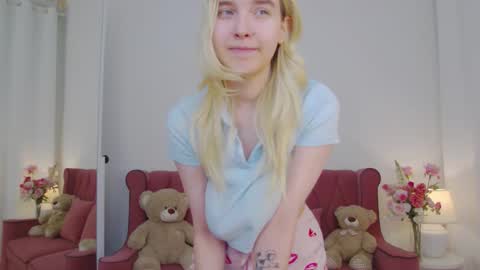 Snapshot of ashly_cherry chatting on October 15, 11:44 am ashly_cherry online show from October 15, 11:44 am