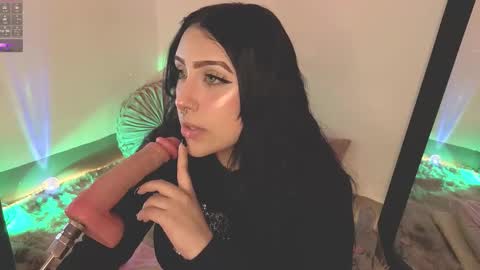 Ash  online show from November 5, 7:38 pm