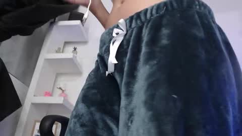 Snapshot of ashlyvesneva chatting on September 9, 3:23 pm  Ashly online show from September 9, 3:23 pm