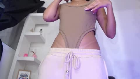 Snapshot of ashlyvesneva chatting on September 15, 9:38 pm  Ashly online show from September 15, 9:38 pm