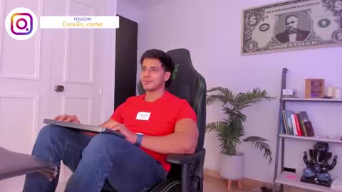Snapshot of ashton_coleman_ chatting on September 24, 4:19 am my name real is camilo online show from September 24, 4:19 am