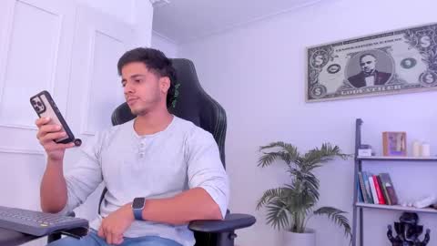 Snapshot of ashton_coleman_ chatting on September 18, 7:40 pm my name real is camilo online show from September 18, 7:40 pm