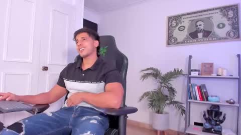 Snapshot of ashton_coleman_ chatting on September 16, 1:40 am my name real is camilo online show from September 16, 1:40 am