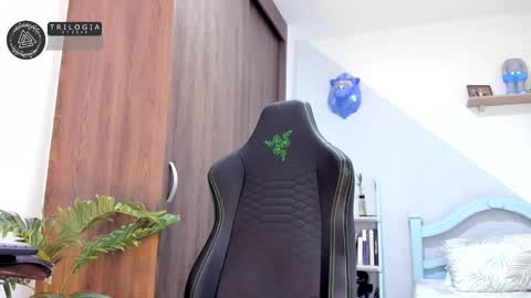 Snapshot of ashton_coleman_ chatting on December 31, 9:21 am my name real is camilo online show from December 31, 9:21 am
