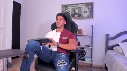 Snapshot of ashton_coleman_ chatting on September 11, 4:25 am my name real is camilo online show from September 11, 4:25 am