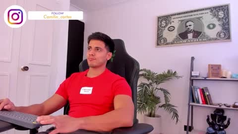 Snapshot of ashton_coleman_ chatting on October 18, 6:56 pm my name real is camilo online show from October 18, 6:56 pm