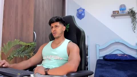 Snapshot of ashton_coleman_ chatting on January 14, 4:18 pm my name real is camilo online show from January 14, 4:18 pm