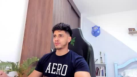 Snapshot of ashton_coleman_ chatting on December 30, 4:09 am my name real is camilo online show from December 30, 4:09 am