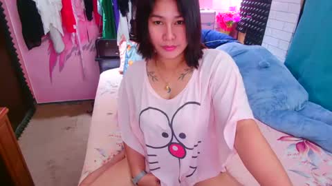Snapshot of asian_diana69 chatting on February 18, 12:06 pm diane online show from February 18, 12:06 pm