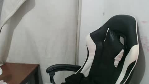 bb girl online show from April 2, 6:04 pm