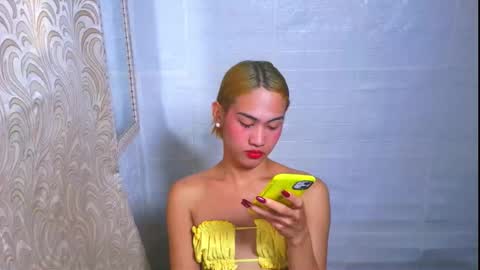 Snapshot of asian_loraine chatting on September 27, 4:10 am LOVELY LORAINE online show from September 27, 4:10 am