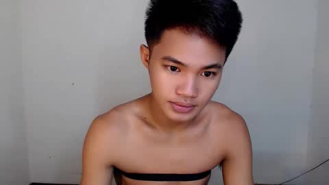 asian_lover05 online show from December 4, 9:25 pm