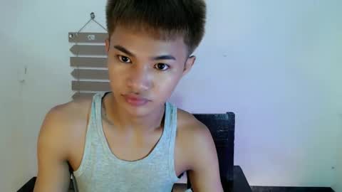 asian_lover05 online show from April 13, 8:46 pm