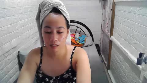 Snapshot of asian_sexydimples chatting on February 2, 12:46 pm Trixie online show from February 2, 12:46 pm