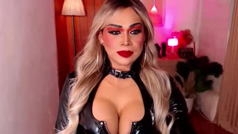 Snapshot of asianassetxxx chatting on October 2, 6:07 pm nicole online show from October 2, 6:07 pm