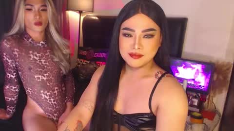 Snapshot of asiancummerkyle chatting on September 9, 2:22 am kylie online show from September 9, 2:22 am
