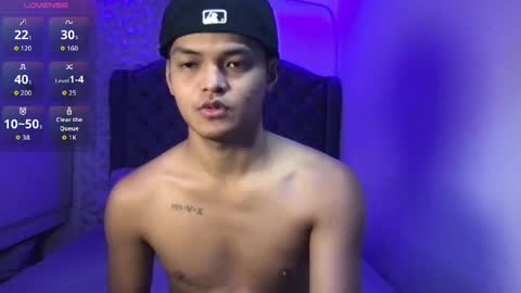 VICTORIA SCOTT online show from April 17, 1:24 pm