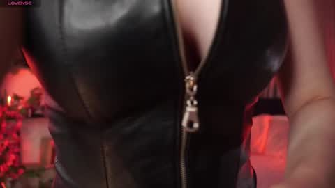 Audrey online show from October 15, 5:47 pm